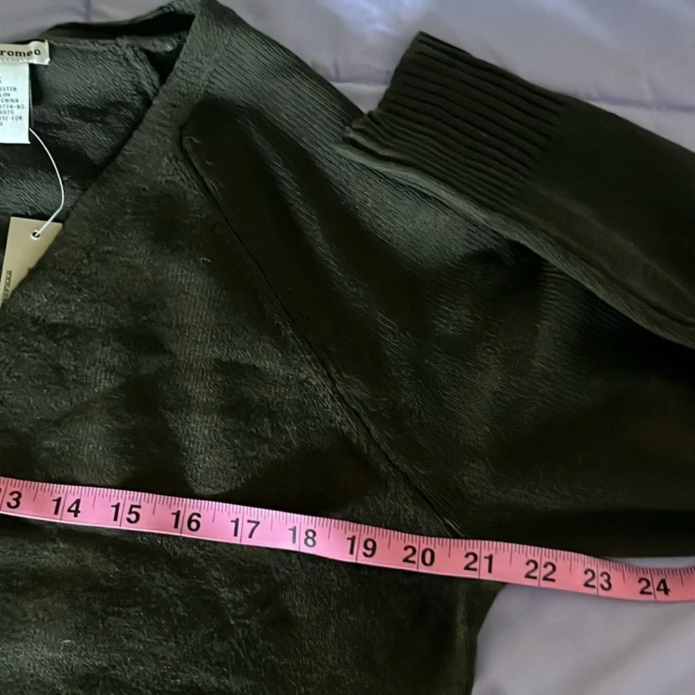 Sweet Romeo Skull Back Open Cardigan - Picture 10 of 10